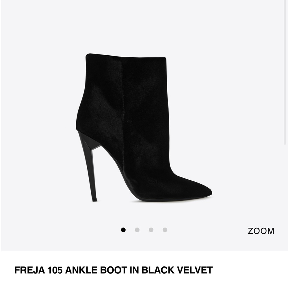 Saint Laurent Freja 105 Ankle Boot In Black Velvet